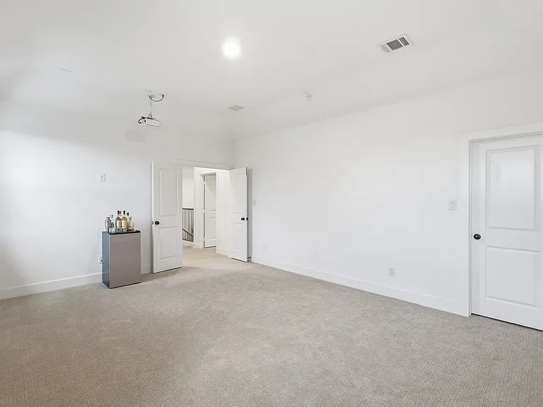 1528 Sandhill Ln — Photo 23