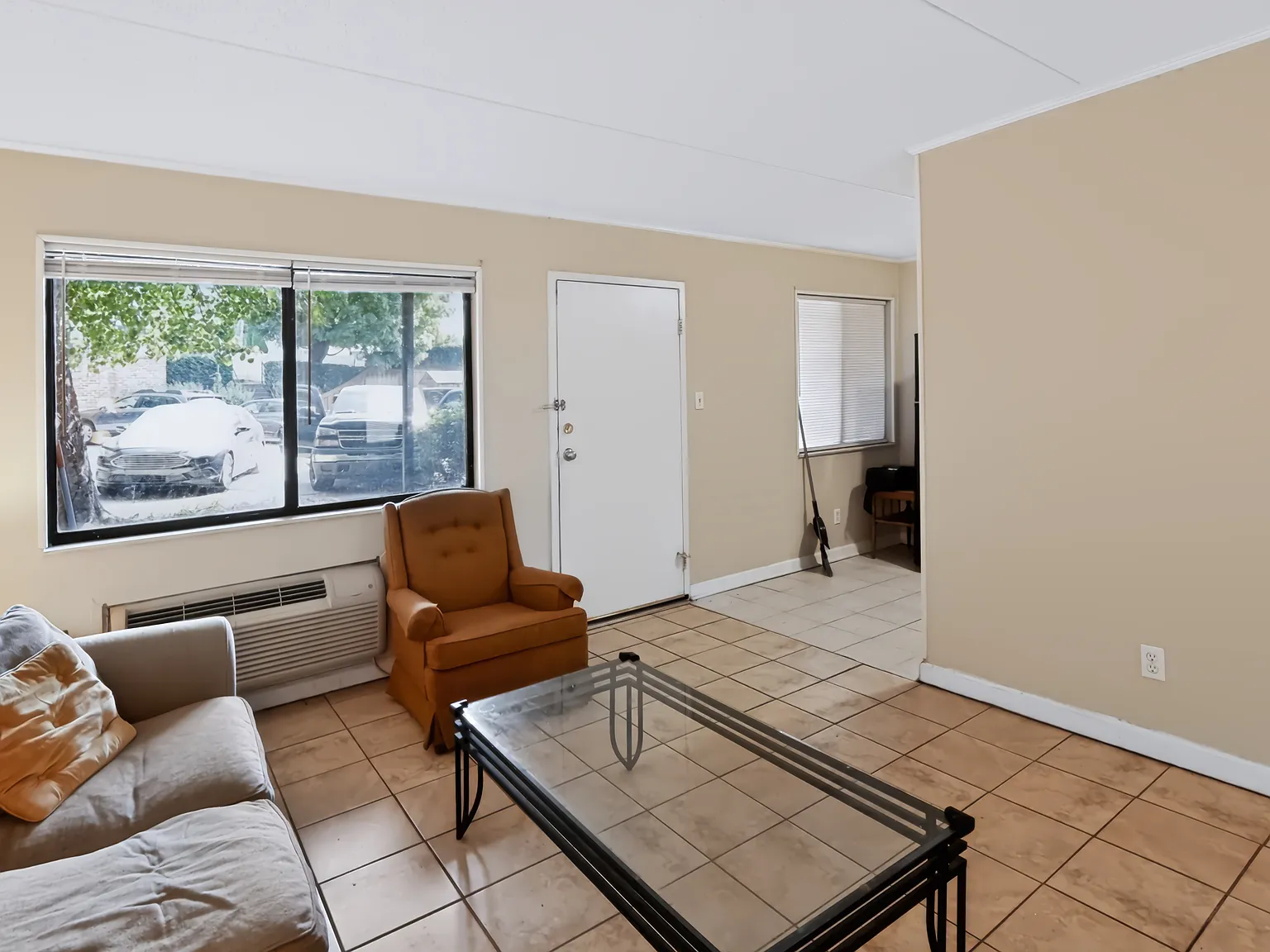 2 bed, 580 sqft, $1,100 — Photo 2