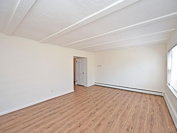 3rd image of 1453 Antoinette Ave