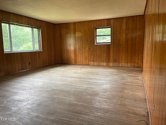 2nd image of 2709 Oakcliff Ct