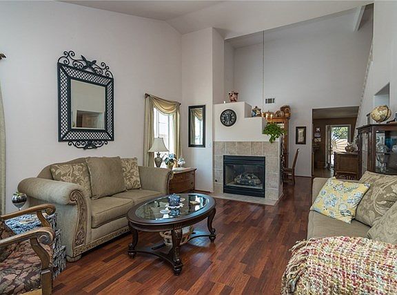 3rd image of 26647 Alta Ave