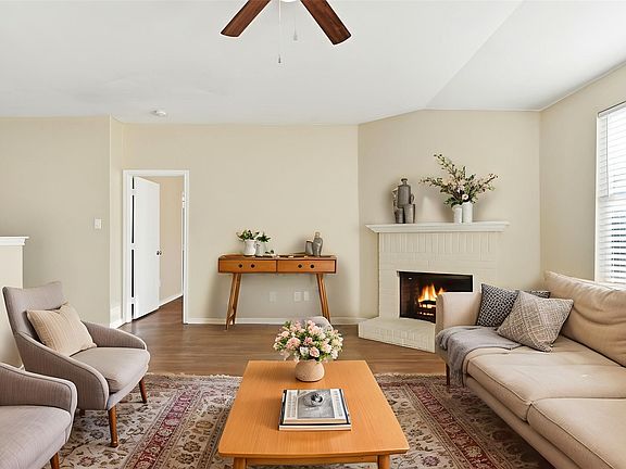 5th image of 101 Long Prairie Dr