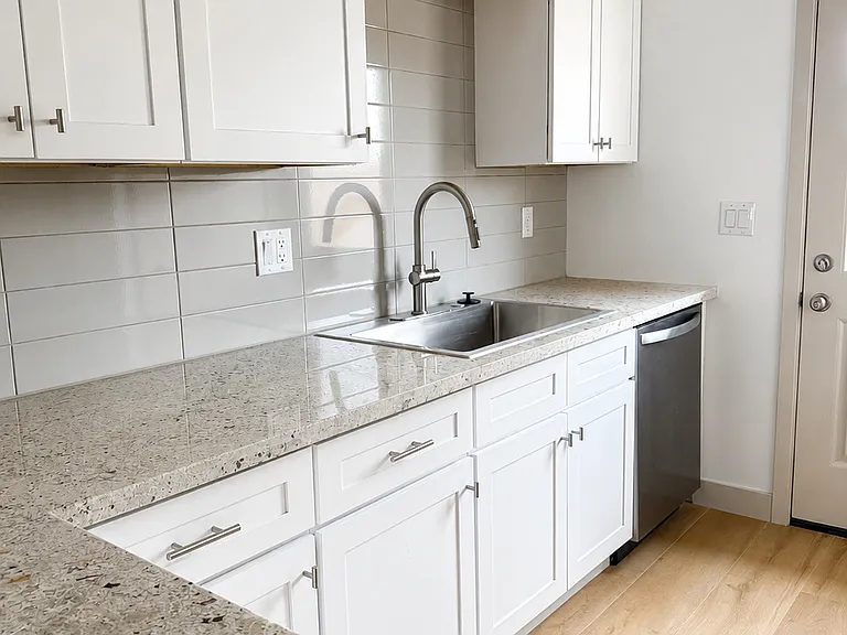 370 Riverfront Dr #2 — Photo 7