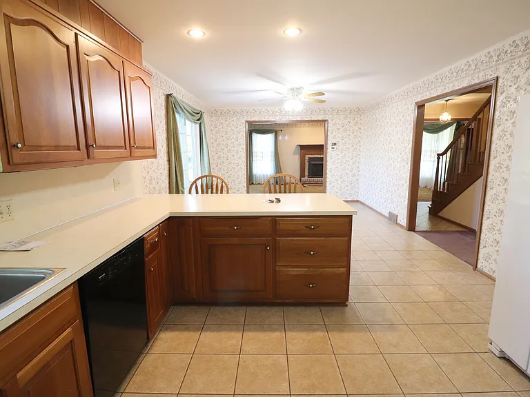2130 W Main St — Photo 11