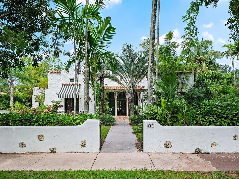 811 Navarre Ave