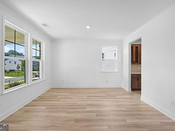 4th image of 8710 Stratford Oaks Ave