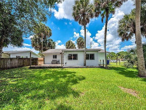 2nd image of 1920 SW 31st Avenue