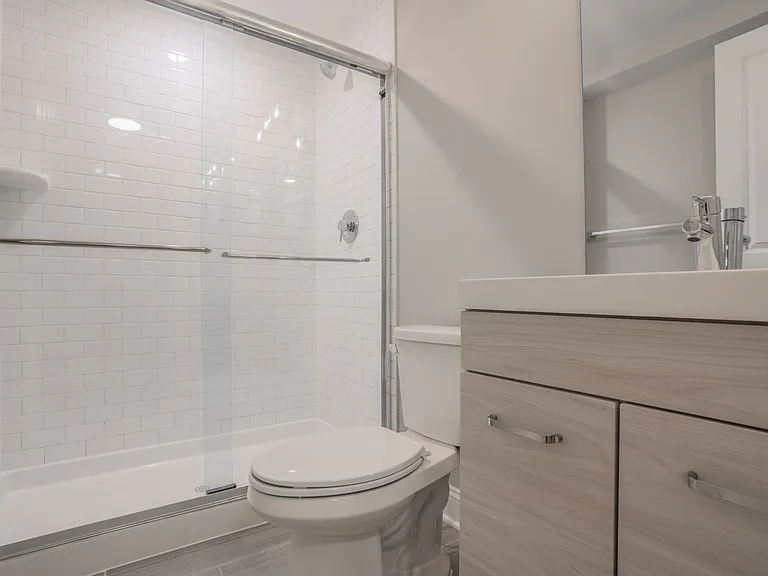 310 E Lanvale St — Photo 8