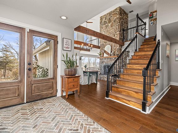 2nd image of 6990 Warrenton Rd