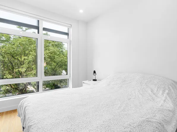 309 Ocean Parkway image 5 of 15