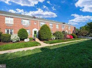 24 Auburn Ct APT D, Alexandria, VA 22305