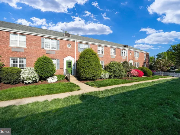 24 Auburn Ct APT D, Alexandria, VA 22305