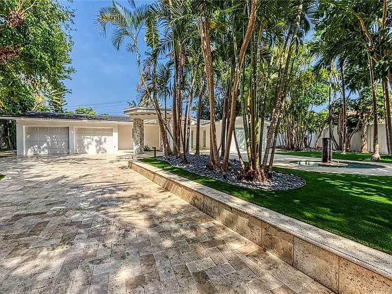 1800 SE Admirals Way — Photo 41