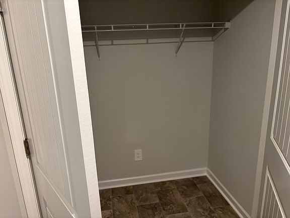 4th image of 266 Redhead Ln