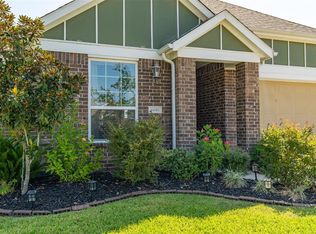 6606 Hunters Way Ln, Baytown, TX 77521