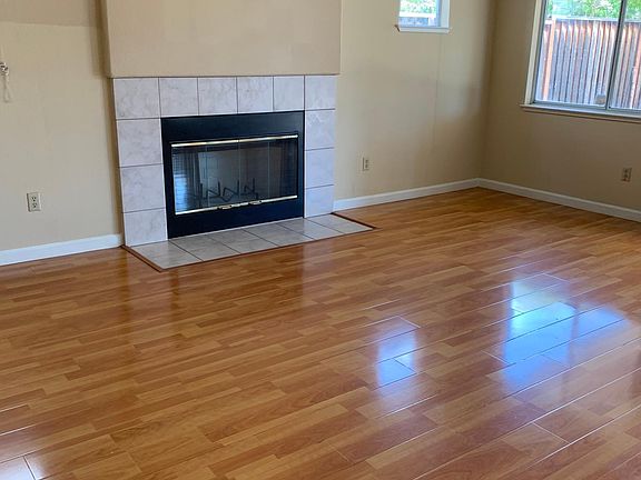 5th image of 3066 Rose Creek Dr