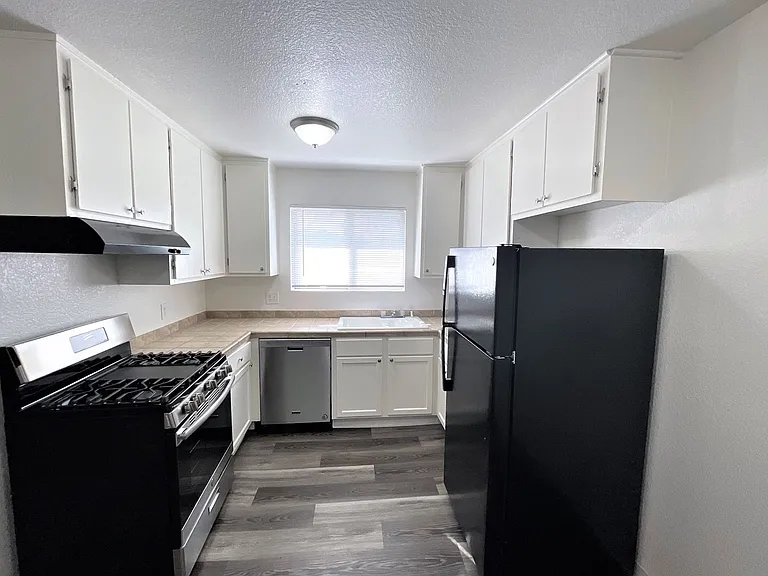 831 W. Swain Road — Photo 4