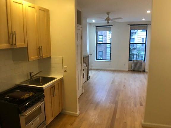 4th image of 275 E 10th St APT 7