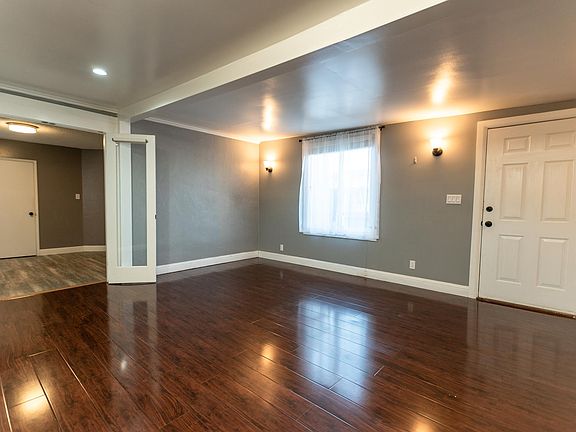 5th image of 75 Oceanside Dr