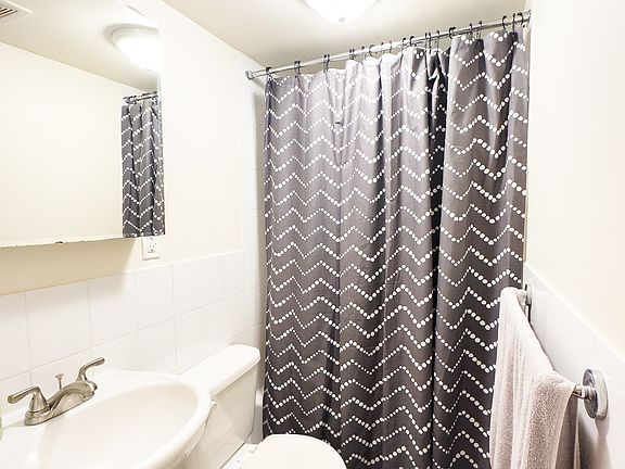 3rd image of 251 W 15th St APT 16