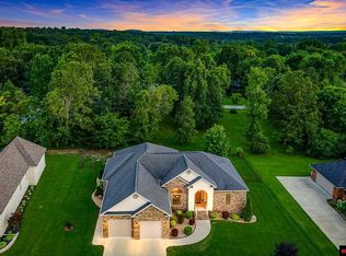 206 S Sheeks Dr, Mountain Home, AR 72653