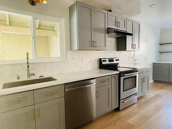 3rd image of 1008 Twin Brook Dr