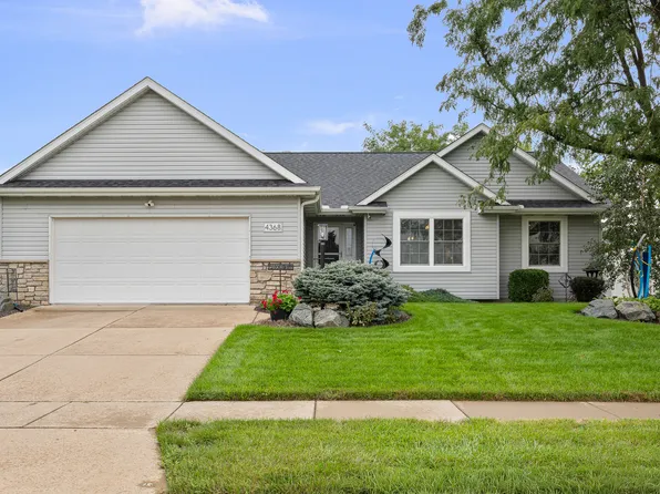 4368 Sapphire Ln, Bettendorf, IA 52722