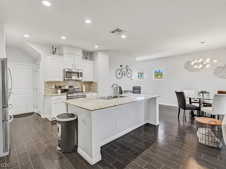 48 Jasmine Point St — Photo 22