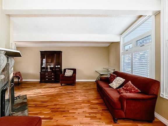 5th image of 4 N Clarendon Rd NW