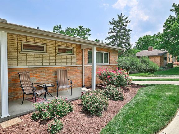 3rd image of 6668 Russell Heights Dr