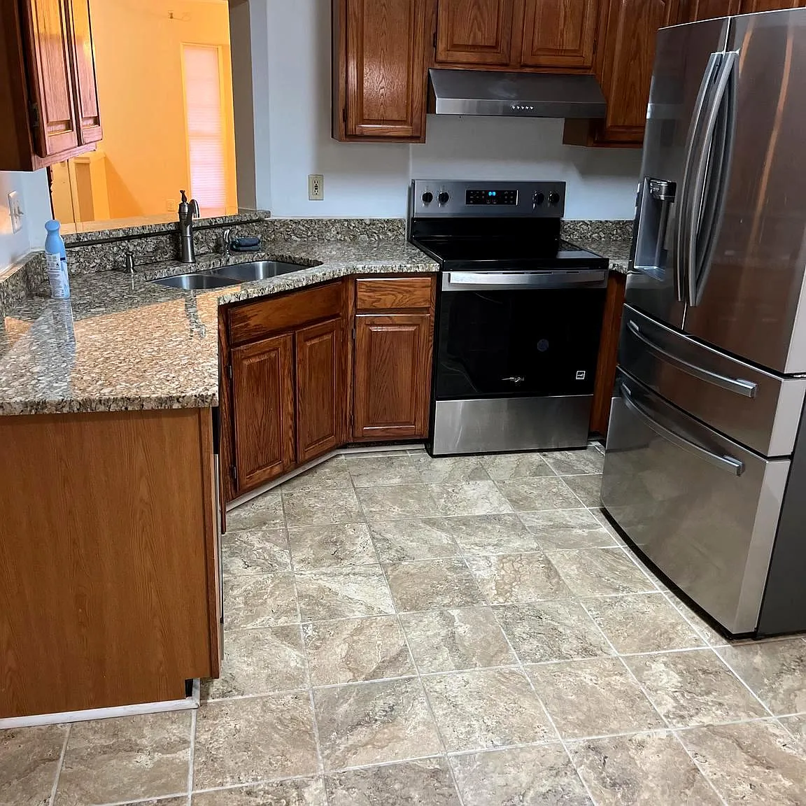 3 bed, 2.5 bath, 1356 sqft, $2,500 — Photo 4