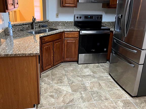 4th image of 33 Hiddencreek Ct