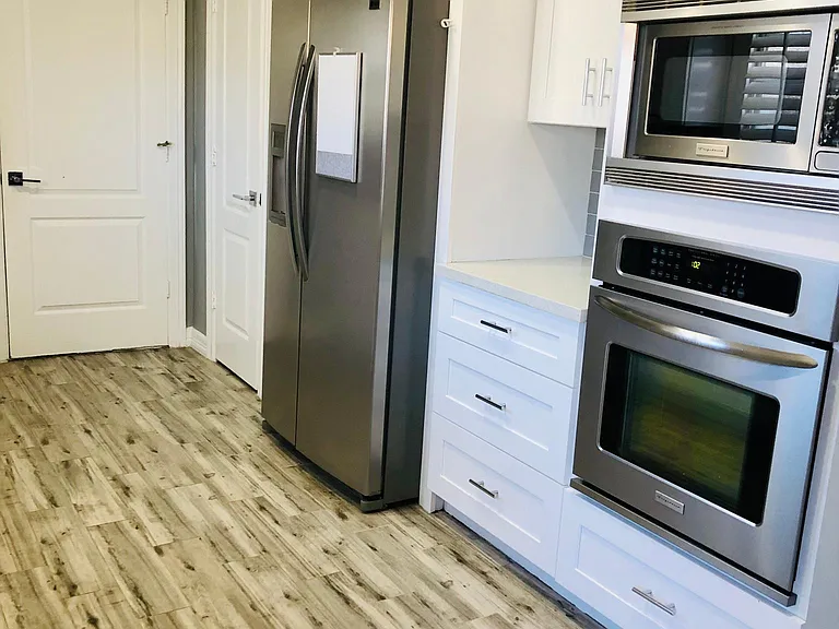 6825 Lexington Dr — Photo 3