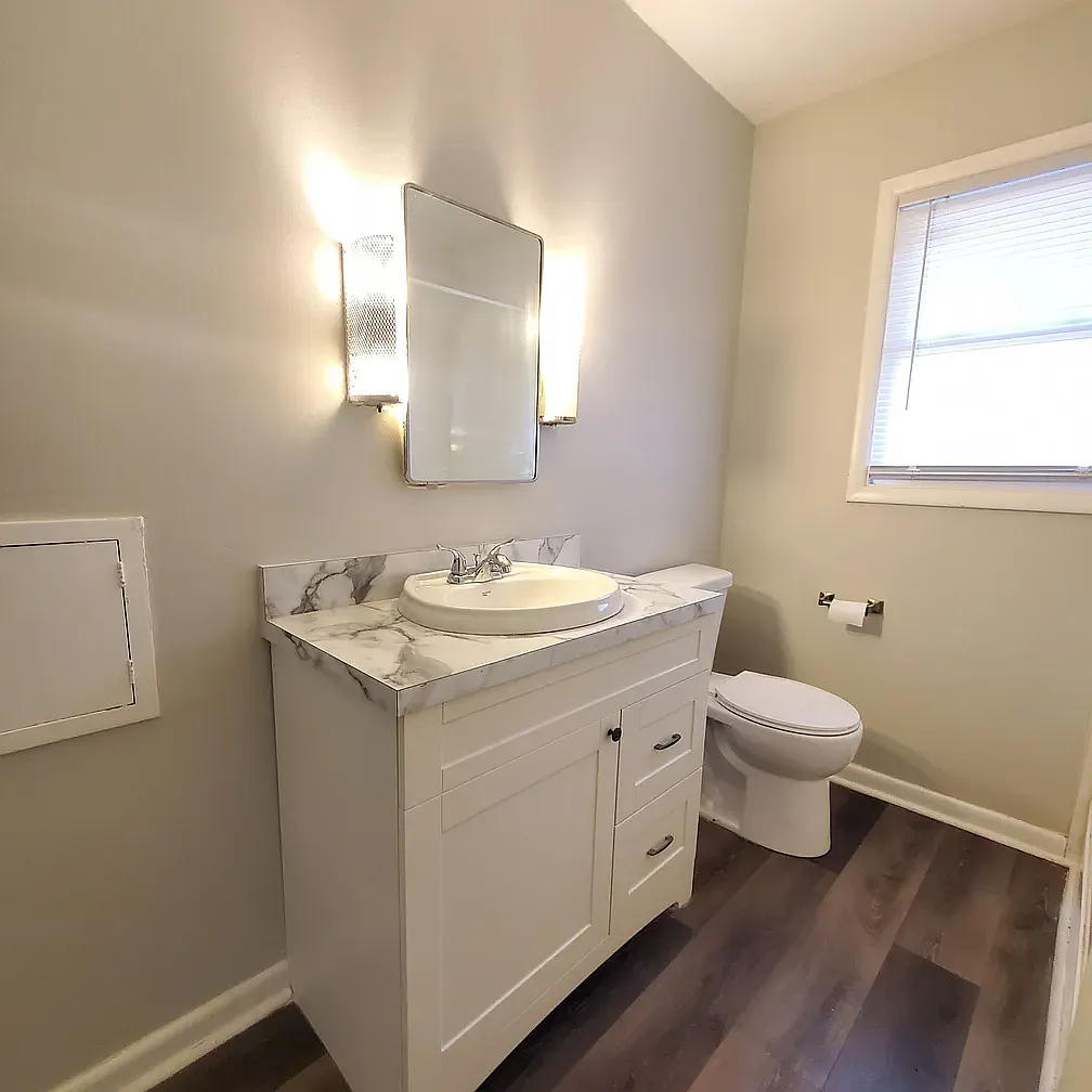 4 bed, $2,300 — Photo 4