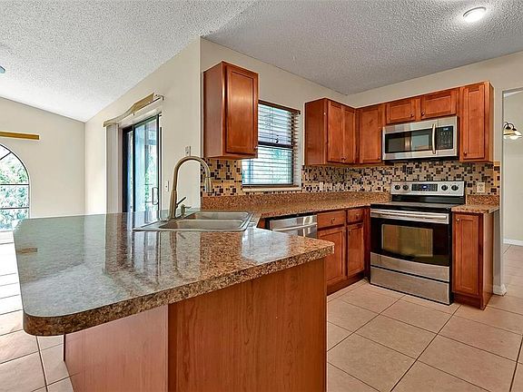 4th image of 1141 Doyle Rd