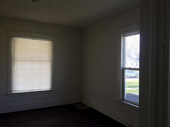 4th image of 229 W 17th St APT 3