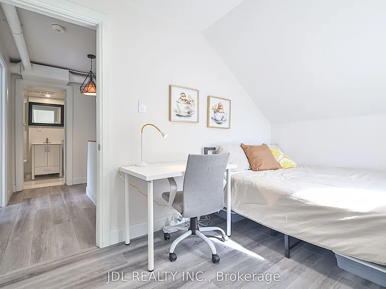 5 Sorauren Ave #7 — Photo 8
