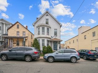 109 Franklin St, Elizabeth City, NJ 07206