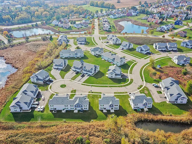 Scenic View: Deercrest Luxury Townhome Aerial