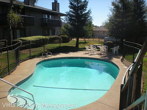 4th image of 3029 Estepa Dr Unit D