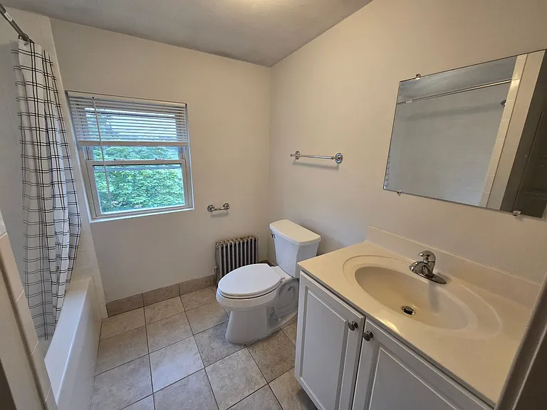 362-364 East St #301 — Photo 7