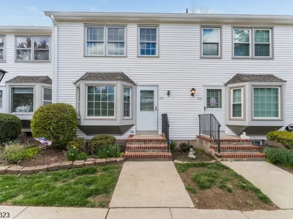 127 Franklin Ct, Raritan Twp., NJ 08822