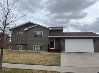 917 17th Ave SW, Aberdeen, SD 57401