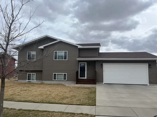 917 17th Ave SW, Aberdeen, SD 57401