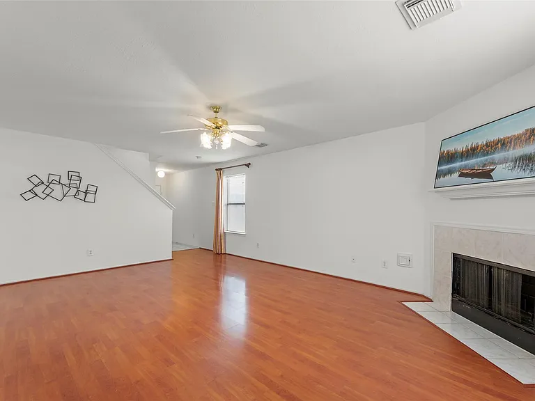 8252 Golf Green Cir — Photo 7