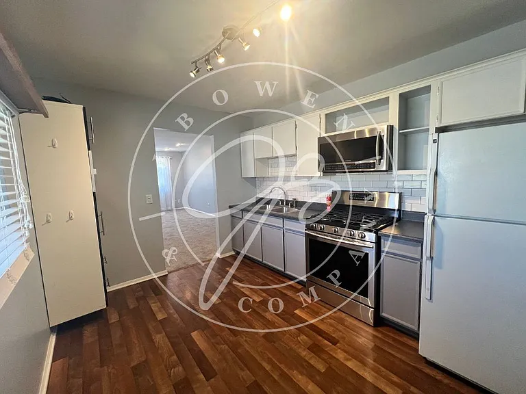 2300 Crystal Ave — Photo 9