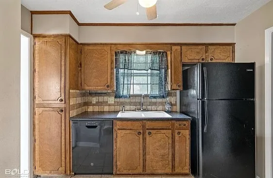 121 Carriage Square Dr — Photo 5