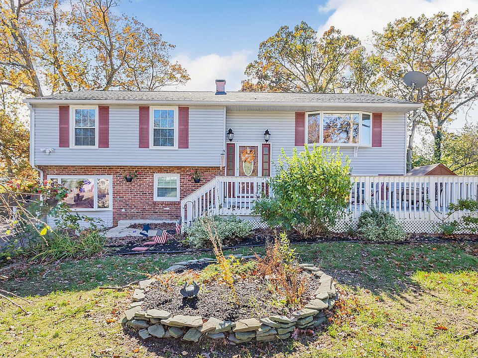 1st image of 325 Colonial Dr