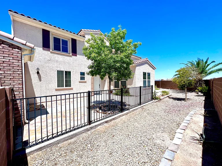 7140 Charter Crest St — Photo 83