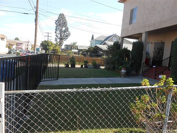 3rd image of 866 W 43rd St